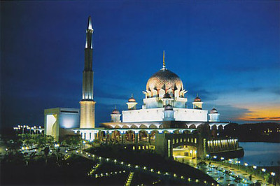 马来西亚留学费用简介 - 威久留学